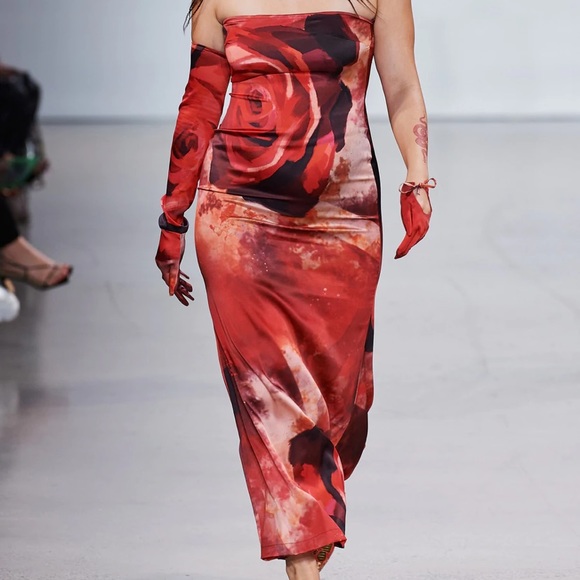 BRAND NEW KIM SHUI RED ROSE SILK TUBE GOWN - Picture 3 of 4